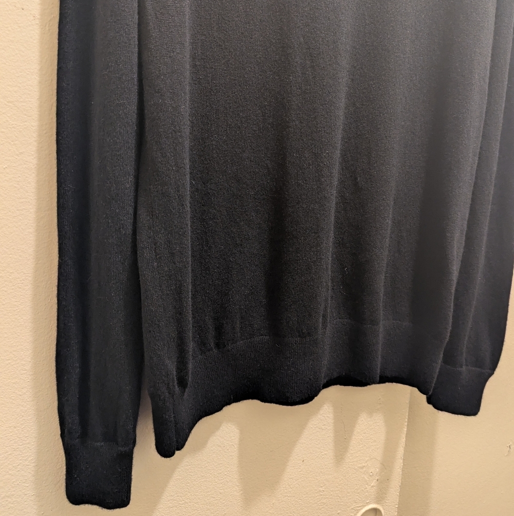 *Flawed* Everlane Men's Black V-Neck Long Sleeve 100% Cashmere Sweater- L - Picture 8 of 14